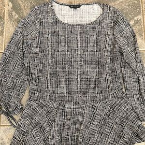 Banana Republic White & Black Peplum Blouse